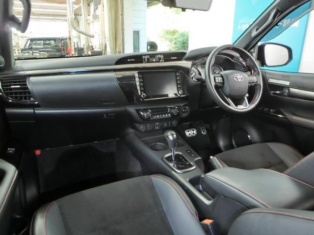 スイッチ類の配置まで考えられたインストルメントパネル、スッキリとしたデザインです。