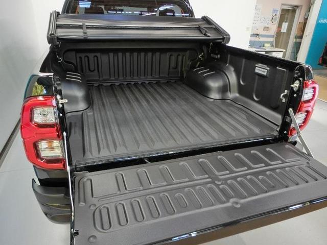 積載物は多彩です。趣味を致してください。