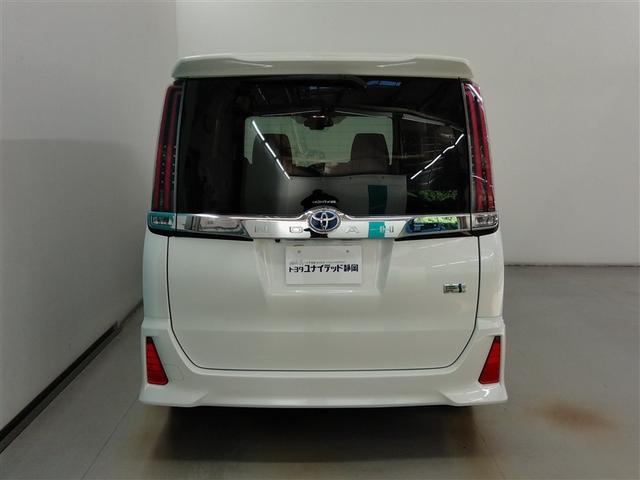 ノア ハイブリッドＳｉ　ハイブリッド　ワンオーナー　衝突被害軽減システム　横滑り防止機能　ＡＢＳ　エアバッグ　オートクルーズコントロール　盗難防止装置　バックカメラ　ＥＴＣ　ミュージックプレイヤー接続可　ＣＤ　スマートキー（4枚目）