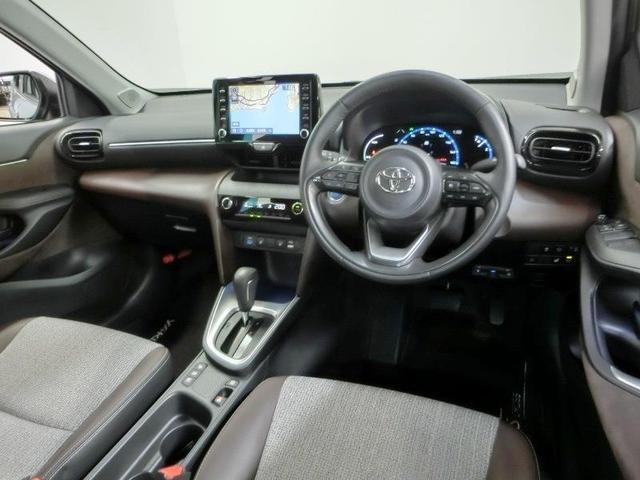 ヤリスクロス ハイブリッドZ ハイブリッド ワンオーナー 電動シート 安全装備 衝突被害軽減システム 横滑り防止機能 ABS エアバッグ オートクルーズコントロール 盗難防止装置 ナビ バックカメラ ETC ドラレコ スマートキー(10枚目)