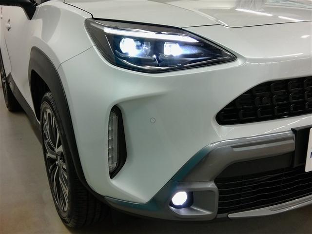 ヤリスクロス ハイブリッドＺ　アドベンチャー　ハイブリッド　電動シート　安全装備　衝突被害軽減システム　横滑り防止機能　ＡＢＳ　エアバッグ　オートクルーズコントロール　盗難防止装置　バックカメラ　ＥＴＣ　ドラレコ　ミュージックプレイヤー接続可（2枚目）