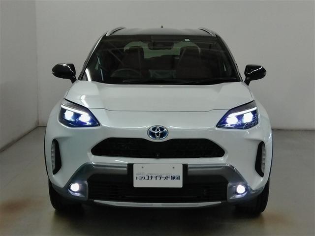 ヤリスクロス ハイブリッドＺ　アドベンチャー　ハイブリッド　電動シート　安全装備　衝突被害軽減システム　横滑り防止機能　ＡＢＳ　エアバッグ　オートクルーズコントロール　盗難防止装置　バックカメラ　ＥＴＣ　ドラレコ　ミュージックプレイヤー接続可（3枚目）