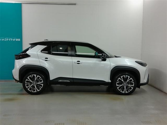 ヤリスクロス ハイブリッドＺ　アドベンチャー　ハイブリッド　電動シート　安全装備　衝突被害軽減システム　横滑り防止機能　ＡＢＳ　エアバッグ　オートクルーズコントロール　盗難防止装置　バックカメラ　ＥＴＣ　ドラレコ　ミュージックプレイヤー接続可（5枚目）