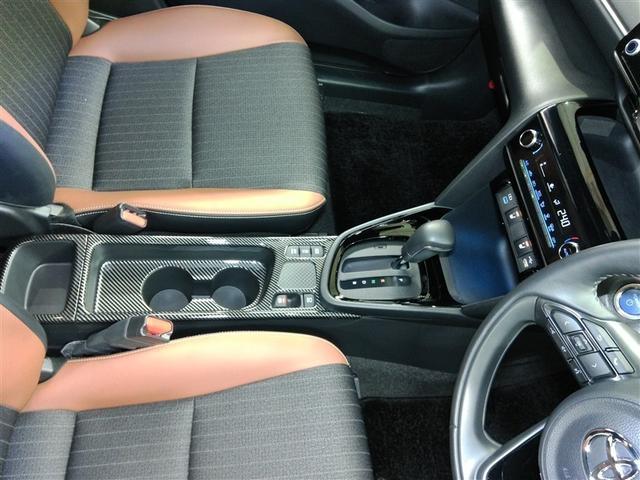 ヤリスクロス ハイブリッドＺ　アドベンチャー　ハイブリッド　電動シート　安全装備　衝突被害軽減システム　横滑り防止機能　ＡＢＳ　エアバッグ　オートクルーズコントロール　盗難防止装置　バックカメラ　ＥＴＣ　ドラレコ　ミュージックプレイヤー接続可（9枚目）