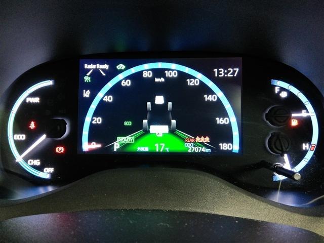 ヤリスクロス ハイブリッドＺ　アドベンチャー　ハイブリッド　電動シート　安全装備　衝突被害軽減システム　横滑り防止機能　ＡＢＳ　エアバッグ　オートクルーズコントロール　盗難防止装置　バックカメラ　ＥＴＣ　ドラレコ　ミュージックプレイヤー接続可（14枚目）