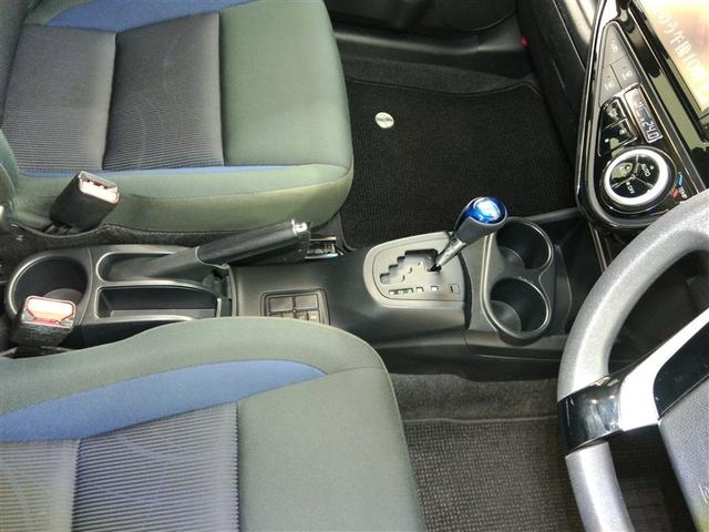 アクア S ハイブリッド 衝突被害軽減システム 横滑り防止機能 ABS エアバッグ 盗難防止装置 バックカメラ ETC ドラレコ ミュージックプレイヤー接続可 CD スマートキー キーレス フル装備 オートマ(13枚目)