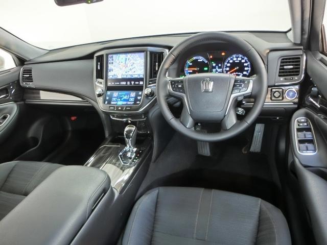 クラウンハイブリッド アスリートＳ　ブラックスタイル　ハイブリッド　電動シート　安全装備　衝突被害軽減システム　横滑り防止機能　ＡＢＳ　エアバッグ　オートクルーズコントロール　盗難防止装置　バックカメラ　ＥＴＣ　ミュージックプレイヤー接続可　ＣＤ（16枚目）