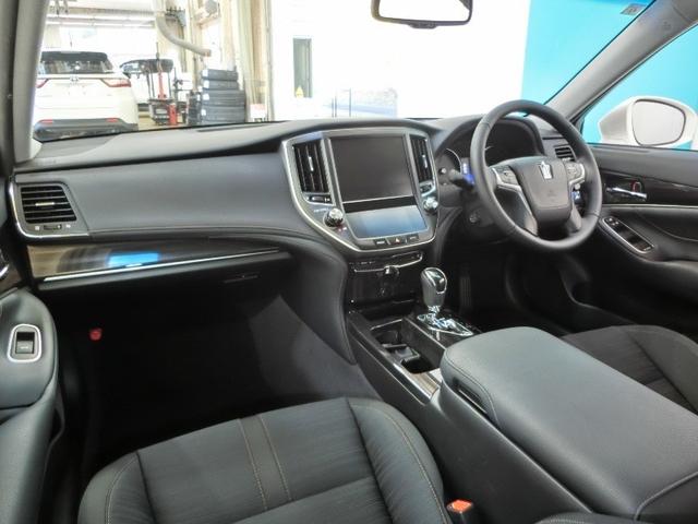 クラウンハイブリッド アスリートＳ　ブラックスタイル　ハイブリッド　電動シート　安全装備　衝突被害軽減システム　横滑り防止機能　ＡＢＳ　エアバッグ　オートクルーズコントロール　盗難防止装置　バックカメラ　ＥＴＣ　ミュージックプレイヤー接続可　ＣＤ（17枚目）