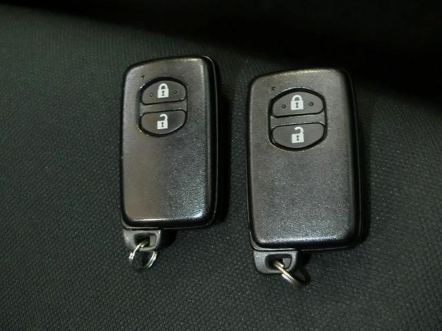 アクア Sスタイルブラック ハイブリッド 衝突被害軽減システム 横滑り防止機能 ABS エアバッグ 盗難防止装置 バックカメラ ETC ミュージックプレイヤー接続可 CD スマートキー キーレス フル装備 LEDヘッドランプ(11枚目)