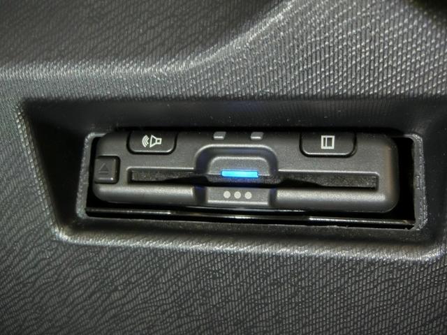 アクア Sスタイルブラック ハイブリッド 衝突被害軽減システム 横滑り防止機能 ABS エアバッグ 盗難防止装置 バックカメラ ETC ミュージックプレイヤー接続可 CD スマートキー キーレス フル装備 LEDヘッドランプ(12枚目)