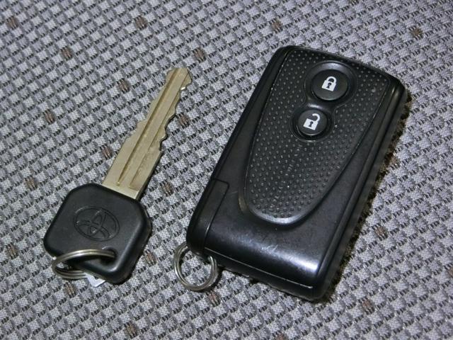 パッソ Ｘ　Ｌパッケージ　横滑り防止機能　ＡＢＳ　エアバッグ　盗難防止装置　アイドリングストップ　バックカメラ　ＥＴＣ　ドラレコ　ミュージックプレイヤー接続可　ＣＤ　スマートキー　キーレス　フル装備　オートマ　ベンチシート（26枚目）