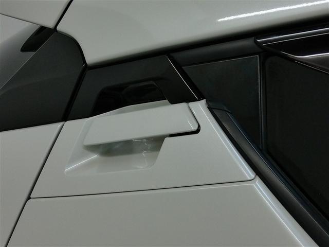 C-HR S LEDパッケージ ハイブリッド ワンオーナー 安全装備 衝突被害軽減システム 横滑り防止機能 ABS エアバッグ オートクルーズコントロール 盗難防止装置 バックカメラ ETC ドラレコ ミュージックプレイヤー接続可(8枚目)