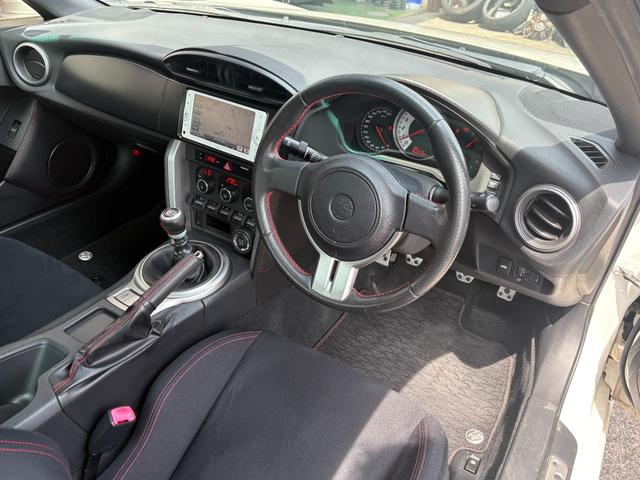 ８６ ＧＴ　６ＭＴ　ナビ　Ｂｌｕｅｔｏｏｔｈオーディオ　ＥＴＣ（16枚目）