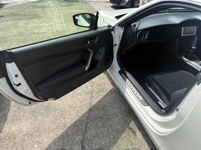 ８６ ＧＴ　６ＭＴ　ナビ　Ｂｌｕｅｔｏｏｔｈオーディオ　ＥＴＣ（37枚目）