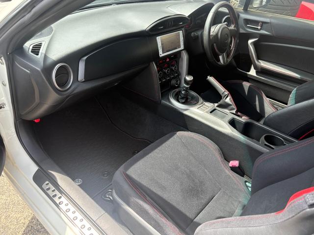 ８６ ＧＴ　６ＭＴ　ナビ　Ｂｌｕｅｔｏｏｔｈオーディオ　ＥＴＣ（38枚目）