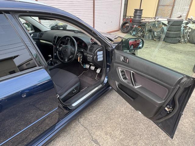 レガシィツーリングワゴン ２．０ＧＴ　５ＭＴ　テインフルタップ車高調　ＲＳタケダ強化クラッチ　ＢＬＩＴＺアルミラジエター　ＨＫＳブーストコントローラー　ブローオフバルブ　社外マフラー　Ｃ－ＷＥＳＴカーボンスポイラー（33枚目）
