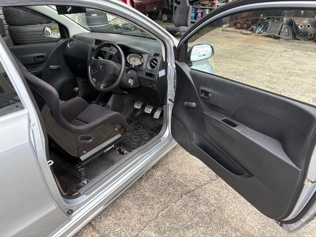 ミラ TL 5MT フルタップ車高調 ABS付用リヤアクスル フルバケットシート 純正流用サイドステップ MINICONPRO フォグランプ 純正流用13インチアルミ ETC 乗員2名登録(18枚目)