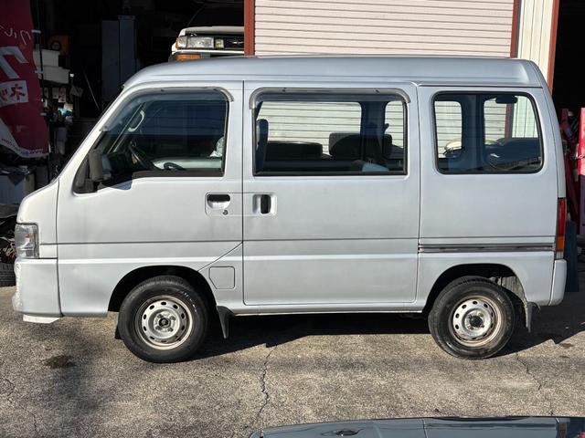 サンバーバン VC 5MT エアコン パワステ 集中ロック タイベル交換歴有 車検令和9年11月まで(4枚目)