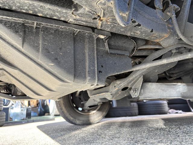 サンバーバン VC 5MT エアコン パワステ 集中ロック タイベル交換歴有 車検令和9年11月まで(16枚目)