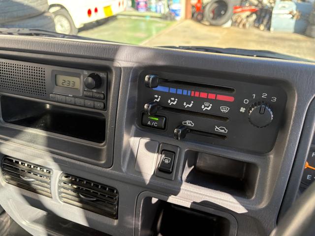 サンバーバン VC 5MT エアコン パワステ 集中ロック タイベル交換歴有 車検令和9年11月まで(27枚目)