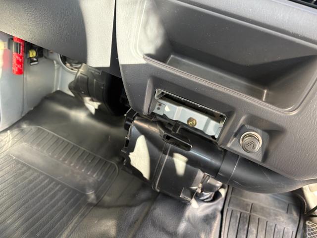 サンバーバン VC 5MT エアコン パワステ 集中ロック タイベル交換歴有 車検令和9年11月まで(30枚目)