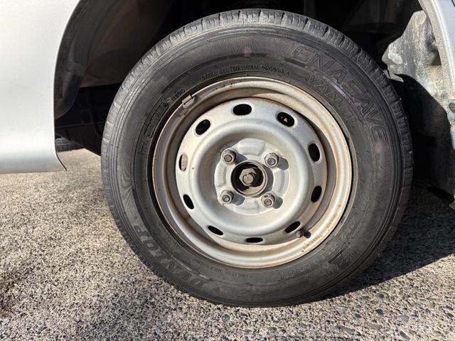 サンバーバン VC 5MT エアコン パワステ 集中ロック タイベル交換歴有 車検令和9年11月まで(42枚目)