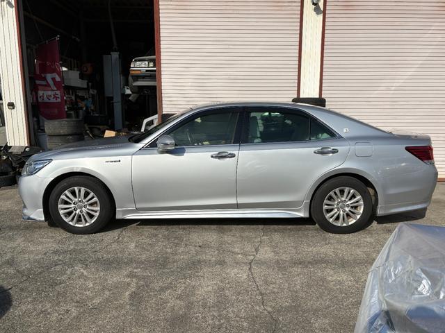 クラウンハイブリッド ロイヤルサルーン エアロパーツ ドラレコ 純正ナビ Bluetoothオーディオ ETC(4枚目)