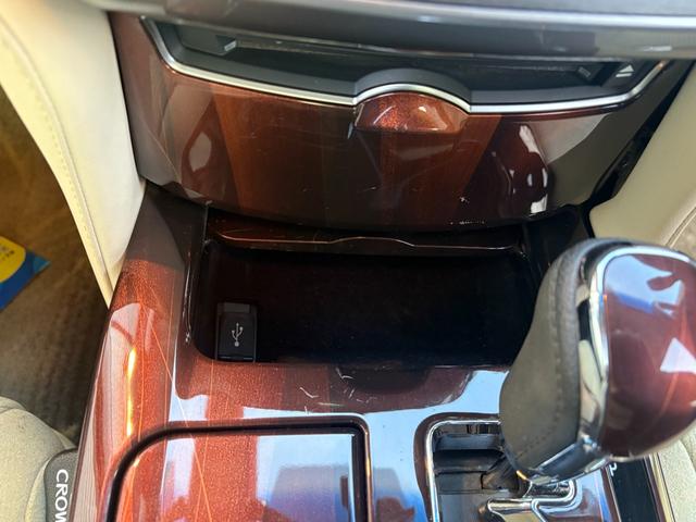 クラウンハイブリッド ロイヤルサルーン エアロパーツ ドラレコ 純正ナビ Bluetoothオーディオ ETC(28枚目)