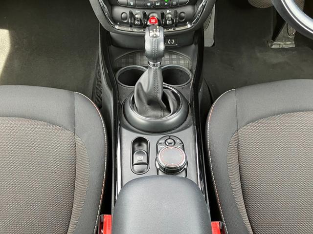 ＭＩＮＩ クーパー　クラブマン　修復歴なし　車検整備付き　走行６．７万キロ　保証付き　純正ナビ　Ａストップ　純正１７インチＡＷ　スマートキー　Ｐスタート　ＥＴＣ　禁煙車　記録簿付き（17枚目）