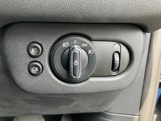 ＭＩＮＩ クーパー　クラブマン　修復歴なし　車検整備付き　走行６．７万キロ　保証付き　純正ナビ　Ａストップ　純正１７インチＡＷ　スマートキー　Ｐスタート　ＥＴＣ　禁煙車　記録簿付き（18枚目）