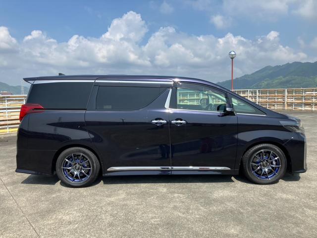 アルファード ２．５Ｓ　Ｃパッケージ　純正ナビ　地デジ　革シート　両側パワスラ　車高調　社外キャリパー　デジタルインナーＭ　Ａストップ　フリップダウンＭ　ＪＢＬ　エアーシート　ステアリングＨ　クルーズＣ　スマートキー（5枚目）