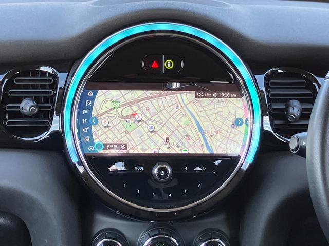 ＭＩＮＩ クーパー　エッセンシャル・トリム　純正ナビ　Ｂカメラ　黒レザーＳ　シートＨ　インテリジェントＳ　Ｐセンサー　純正１６インチＡＷ（15枚目）