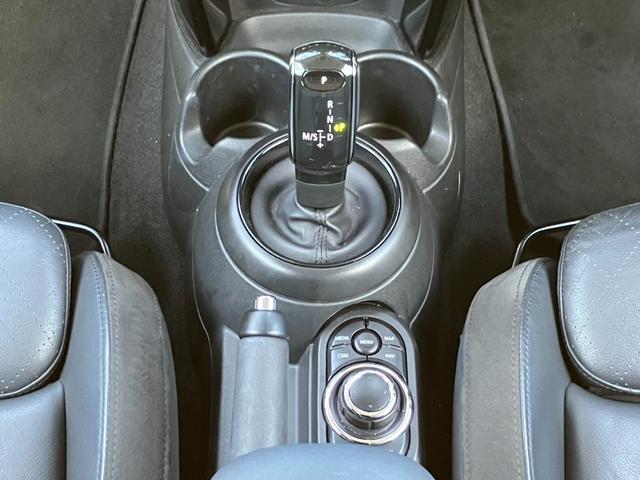 ＭＩＮＩ クーパー　エッセンシャル・トリム　純正ナビ　Ｂカメラ　黒レザーＳ　シートＨ　インテリジェントＳ　Ｐセンサー　純正１６インチＡＷ（17枚目）