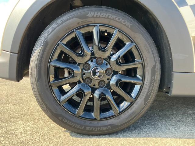 ＭＩＮＩ クーパー　エッセンシャル・トリム　純正ナビ　Ｂカメラ　黒レザーＳ　シートＨ　インテリジェントＳ　Ｐセンサー　純正１６インチＡＷ（22枚目）