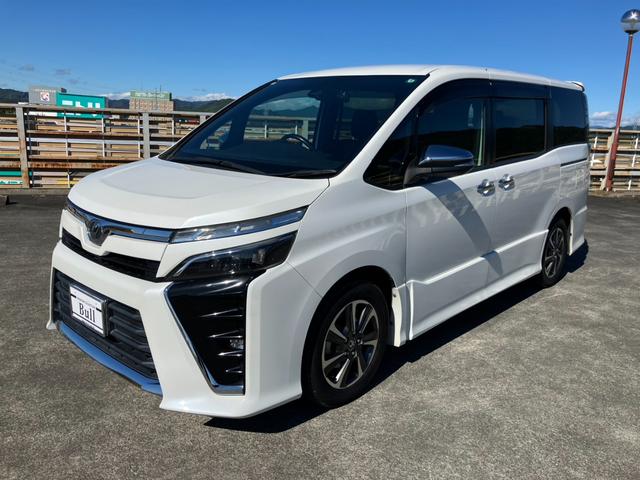 ヴォクシー ZS 煌 アルパイン9インチナビ 地デジ Bカメラ アルパインフリップダウンM 両側パワスラ アイドリングストップ トヨタセーフティS クルーズC スマートキ― Pスタート ETC(3枚目)