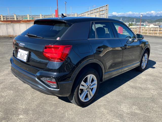 Ｑ２ ３５ＴＦＳＩアドバンスド　純正ナビ　Ｂカメラ　シートＨ　レーダークルーズＣ　Ａストップ　Ｐセンサー　Ｐバックドア　ハイビームＡ　バーチャルＣ　スマートキー　Ｐスタート　ＥＴＣ２．０　純正１７インチＡＷ（8枚目）