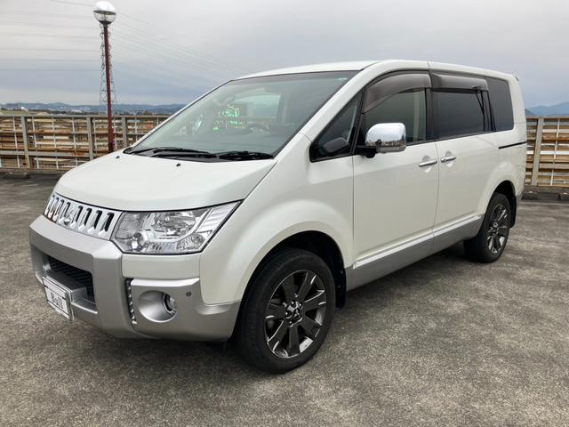 デリカＤ：５ ジャスパー　両側パワスラ　ハーフレザーＳ　シートＨ　Ｐシート　クルーズＣ　アルパインフリップダウンＭ　パドルシフト　リアコンセント付　純正１８インチＡＷ　スマートキー（3枚目）