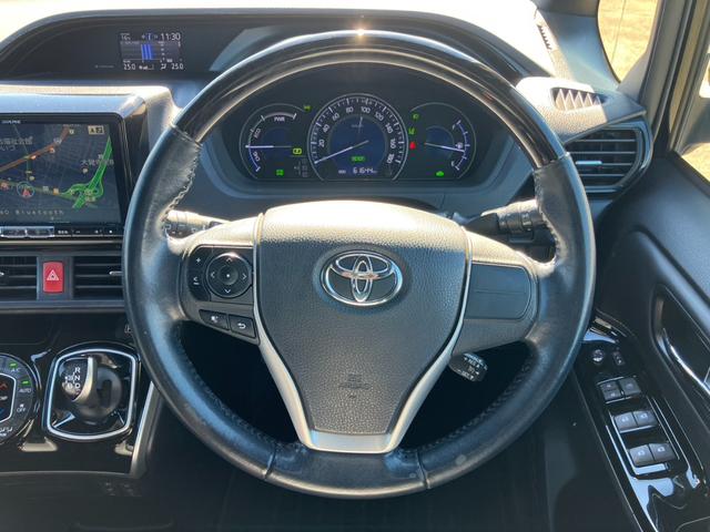 エスクァイア ハイブリッドＧｉ　アルパイン９インチナビ　地デジ　Ｂカメラ　アルパインフリップダウンＭ　トヨタセーフティＳ　クルーズＣ　両側ＰＳＤ　黒レザーＳ　シートＨ　スマートキー　Ｐスタート　ＥＴＣ（14枚目）