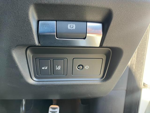 Ｅペイス Ｒ‐ダイナミック　１８０ＰＳ　純正ナビ　地デジ　３６０°カメラ　黒レザーＳ　パワーシート　レーダークルーズＣ　パドルシフト　レーンキープＡ　Ａストップ　電動パーキング　ＢＳＭ　Ｐバックドア　純正１８インチＡＷ（17枚目）