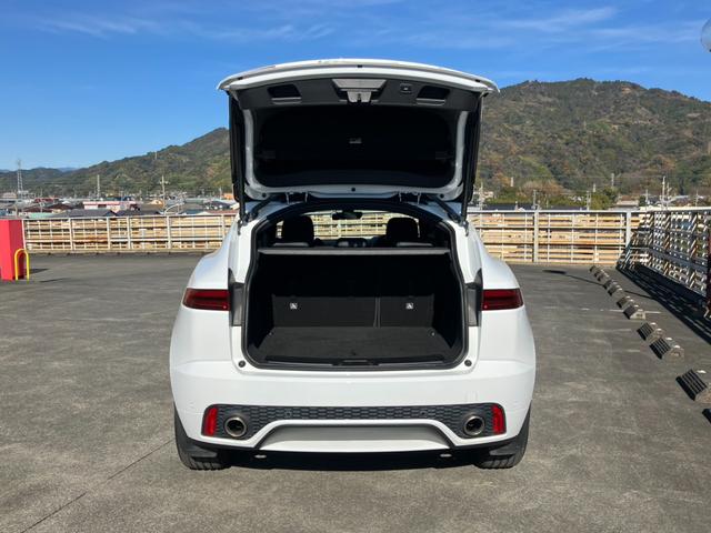 Ｅペイス Ｒ‐ダイナミック　１８０ＰＳ　純正ナビ　地デジ　３６０°カメラ　黒レザーＳ　パワーシート　レーダークルーズＣ　パドルシフト　レーンキープＡ　Ａストップ　電動パーキング　ＢＳＭ　Ｐバックドア　純正１８インチＡＷ（19枚目）