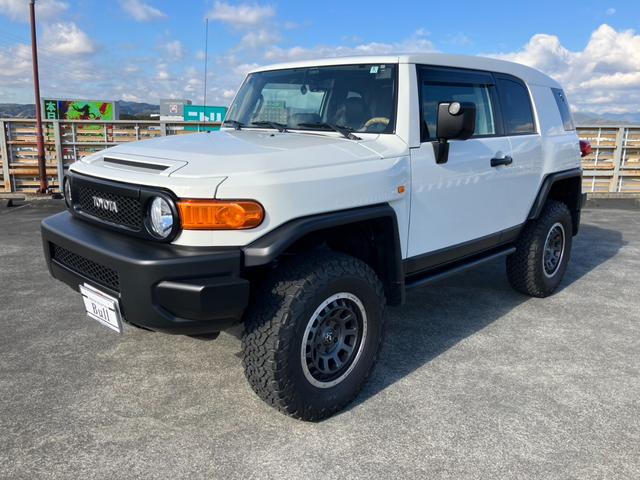 ＦＪクルーザー ベースグレード　アルパインナビ　地デジ　Ｂカメラ　クルーズＣ　Ｐセンサー　ヒッチメンバー　社外１７インチＡＷ　キーレス　ＥＴＣ（3枚目）