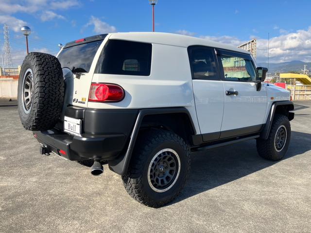 ＦＪクルーザー ベースグレード　アルパインナビ　地デジ　Ｂカメラ　クルーズＣ　Ｐセンサー　ヒッチメンバー　社外１７インチＡＷ　キーレス　ＥＴＣ（8枚目）