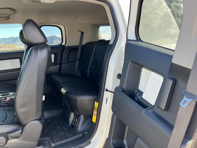 ＦＪクルーザー ベースグレード　アルパインナビ　地デジ　Ｂカメラ　クルーズＣ　Ｐセンサー　ヒッチメンバー　社外１７インチＡＷ　キーレス　ＥＴＣ（10枚目）