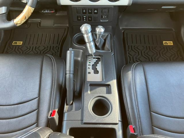 ＦＪクルーザー ベースグレード　アルパインナビ　地デジ　Ｂカメラ　クルーズＣ　Ｐセンサー　ヒッチメンバー　社外１７インチＡＷ　キーレス　ＥＴＣ（17枚目）