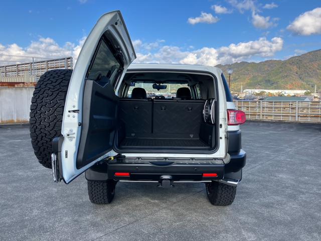 ＦＪクルーザー ベースグレード　アルパインナビ　地デジ　Ｂカメラ　クルーズＣ　Ｐセンサー　ヒッチメンバー　社外１７インチＡＷ　キーレス　ＥＴＣ（19枚目）