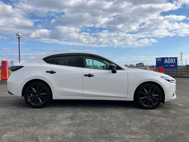 アクセラ １５Ｓプロアクティブ　純正ナビ　地デジ　３６０°カメラ　スマートシティーブレーキサポート　ＢＳＭシステム　レーンキープＡ　マツダスピード１８インチＡＷ　ｉ－ｓｔｏｐ　パーキングセンサー　ＨＵＤ　パドルシフト　クルーズＣ（5枚目）