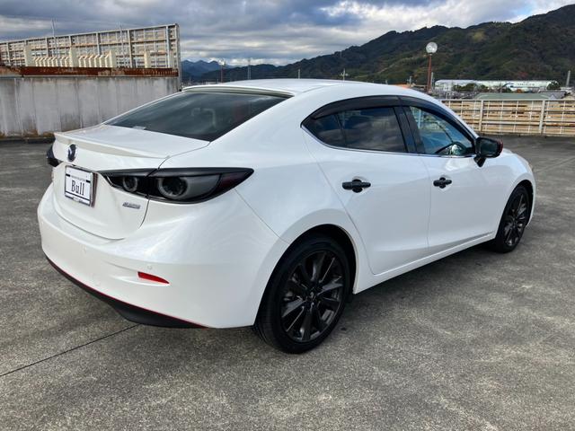 アクセラ １５Ｓプロアクティブ　純正ナビ　地デジ　３６０°カメラ　スマートシティーブレーキサポート　ＢＳＭシステム　レーンキープＡ　マツダスピード１８インチＡＷ　ｉ－ｓｔｏｐ　パーキングセンサー　ＨＵＤ　パドルシフト　クルーズＣ（8枚目）