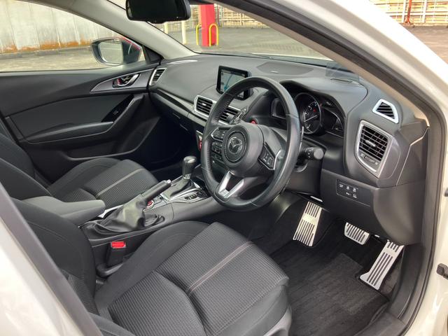 アクセラ １５Ｓプロアクティブ　純正ナビ　地デジ　３６０°カメラ　スマートシティーブレーキサポート　ＢＳＭシステム　レーンキープＡ　マツダスピード１８インチＡＷ　ｉ－ｓｔｏｐ　パーキングセンサー　ＨＵＤ　パドルシフト　クルーズＣ（9枚目）