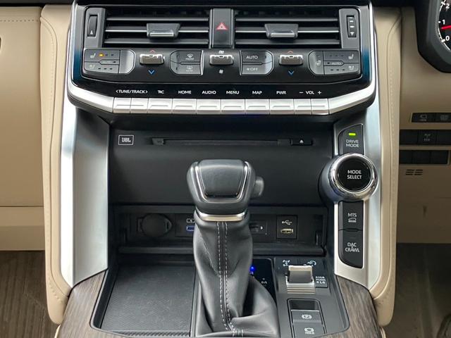 ランドクルーザー ＺＸ　ＭＯＰ純正ナビ（ＪＢＬ有）地デジリアシートエンターテイメントＳ３６０°カメラトヨタセーフティＳレーダークルーズＣ革シートサンルーフＢＳＭルーフレールＨＵＤモデリスタエアロＰバックドアＲＣＴＡ（16枚目）