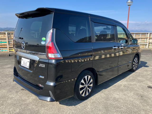 セレナ ハイウェイスター　Ｖセレクション　純正ナビ　地デジ　Ｂカメラ　クルーズＣ　Ａストップ　両側パワスラ　純正１８インチＡＷ　スマートキー　Ｐスタート　ＥＴＣ（8枚目）